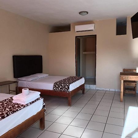 Hotel Maria Teresa Río Verde Buitenkant foto